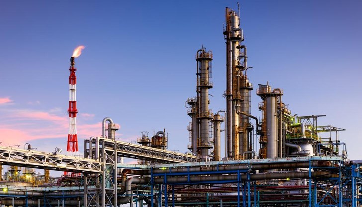 Европейският съюз въведе изключения за тавана на цените на руски петролни продукти