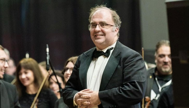 Найден Тодоров е бил и художествен ръководител в „Дунавски звуци“ в Русе