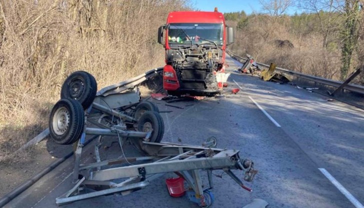 Те са отнели живота на 61 души, а близо 1000 са ранените Те са отнели живота на 61 души, а близо 1000 са ранените