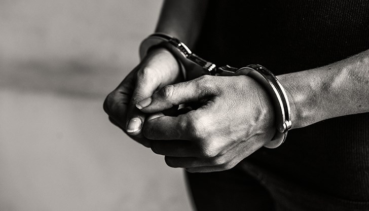 Пред разследващите обвиняемите са разкрили, че са били наети от трето лице