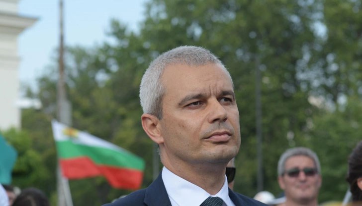 Хората ще загубят спестяванията си, заяви лидерът на "Възраждане" Хората ще загубят спестяванията си, заяви лидерът на "Възраждане"