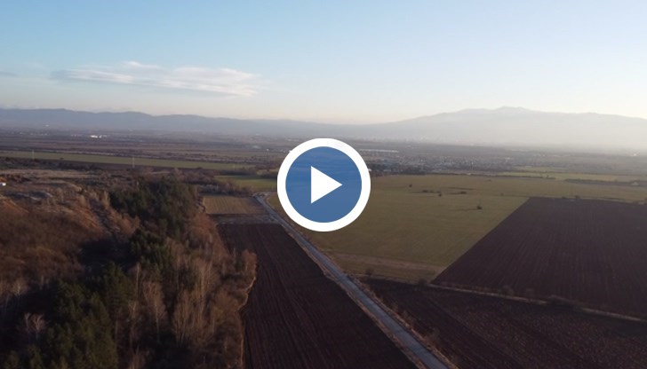 Местните хора казват, че на мястото, където е бил камионът, и друг път са намирали мигранти