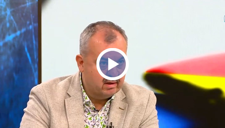 Журналистът коментира, че българските политици имат историческа отговорност не само пред българския народ, а и пред ЕС