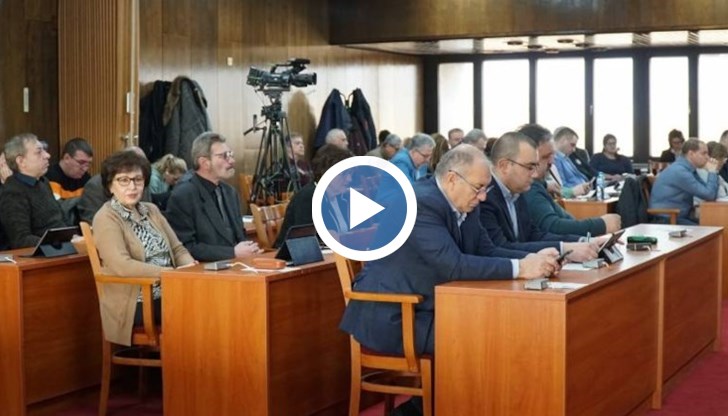 Всеки от тях решава каква част ще задели от заплатата си