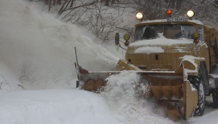 Заради обилен снеговалеж затвориха за движение Прохода на Републиката Заради обилен снеговалеж затвориха за движение Прохода на Републиката