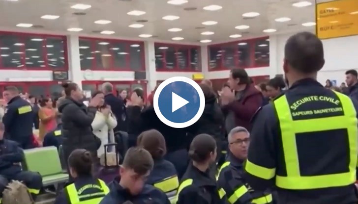 Спасителите извадиха от руините стотици оцелели от рухналите сгради след трусовете