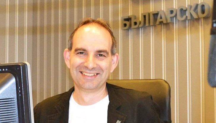 Кълнат се, че обичат свободата, но заклеймяват всеки, дръзнал да излезе извън коловоза на разрешеното, заяви радио водещият Кълнат се, че обичат свободата, но заклеймяват всеки, дръзнал да излезе извън коловоза на разрешеното, заяви радио водещият