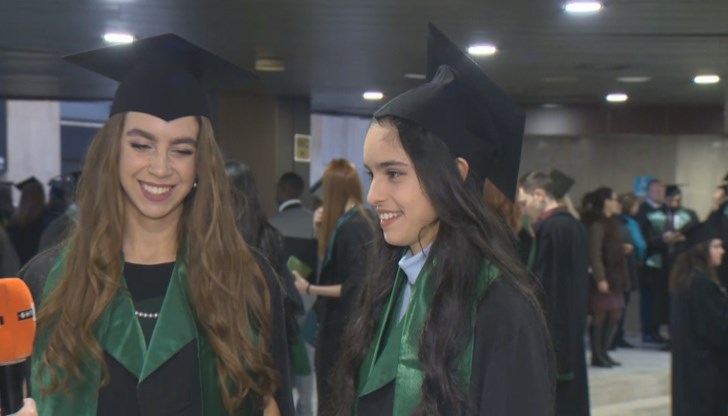 Айлин Фейзулова и Жана Адиб Саад са възпитанички на Медицинския факултет към МУ в София и смятат да останат да практикуват в България