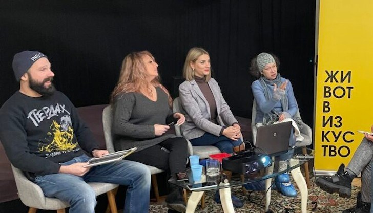 Общо 21 професионални артисти, 4 художници, 4 критици, 2 млади и бъдещи звезди участват в артистичните събития по проекта Общо 21 професионални артисти, 4 художници, 4 критици, 2 млади и бъдещи звезди участват в артистичните събития по проекта