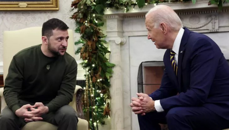 Белият дом е казал на сътрудниците на Зеленски да се подготвят за настъпателна операция сега, когато военната помощ от Вашингтон и Европа тече свободно