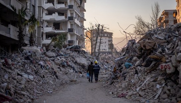 Броят на оцелелите днес достигна девет души, а 31 души спасиха българските екипи в първите дни след трагедията