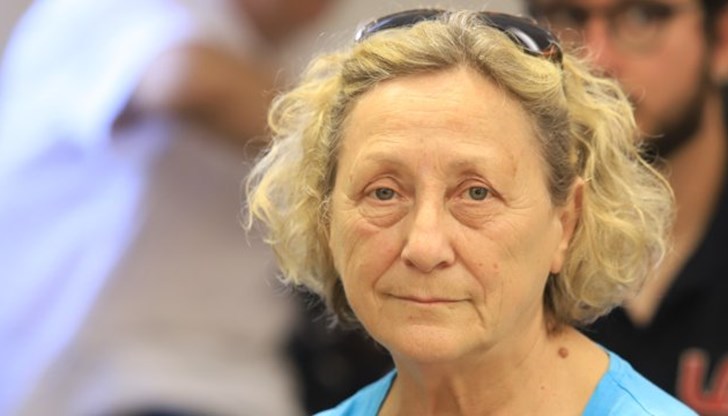 Днес по стар народен обичай се събират семействата. По-младите целуват ръка и искат прошка от възрастните...