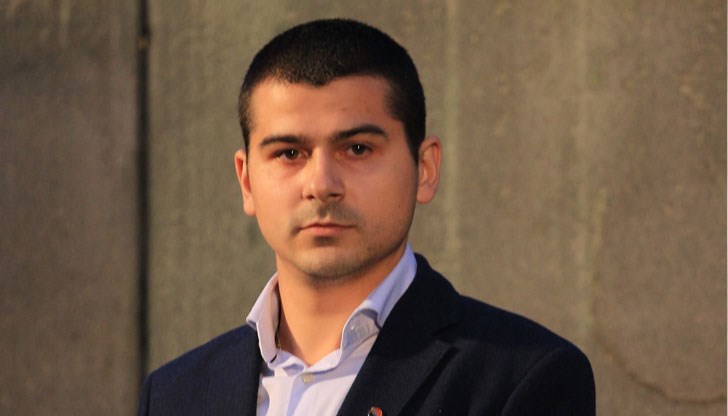 Този въпрос е зададен още преди две години на кмета от общинския съветник от ВМРО Траян Тотев и от тогава започва една дълга сага с неизвестна крайна дата