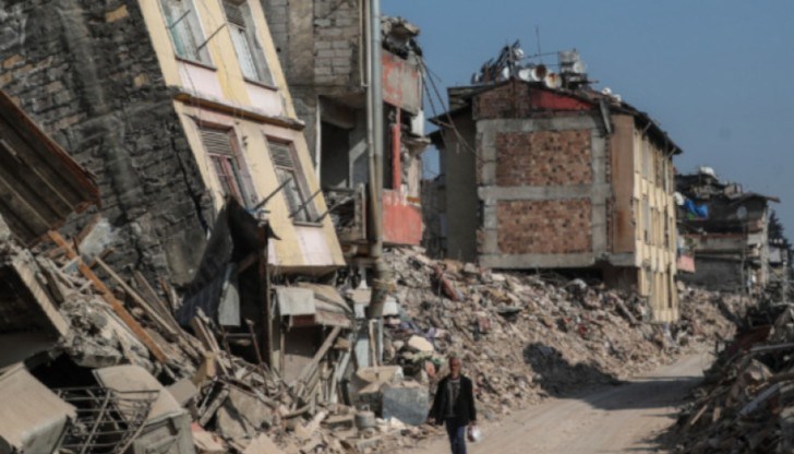 Днешното земетресение отне живота на един човек и рани 69 други, срутили са се 29 сгради