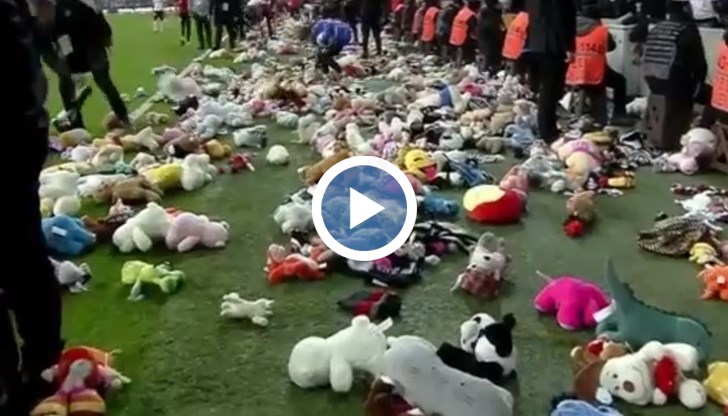 Играчките са предназначени за потърпевшите от земетресенията деца в Турция