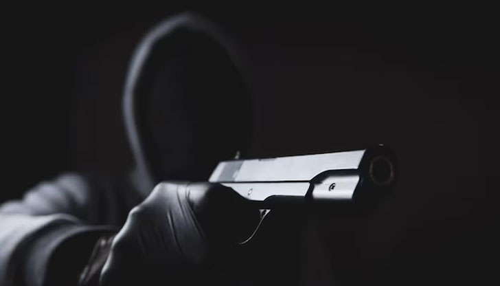 Стрелецът още е на свободаСтрелба в учебно заведение в Съединените