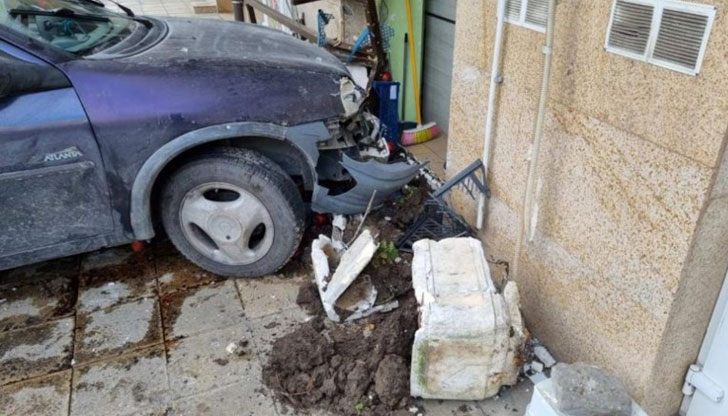 Хвърчали са стъкла навсякъде, продавачката беше много уплашена, разказва собственичката