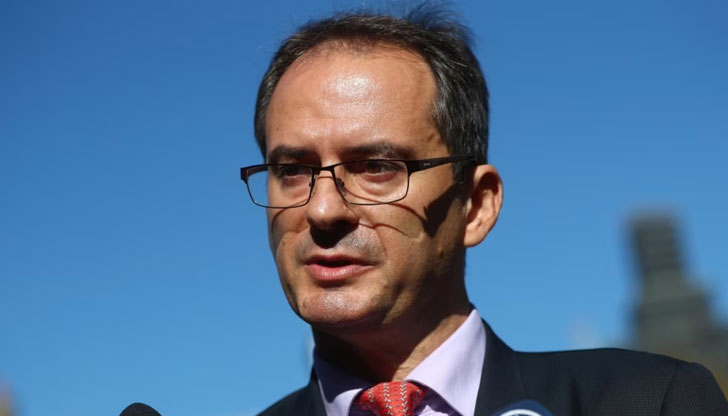 Журналистът е предупреден от службите, че в страната има руски