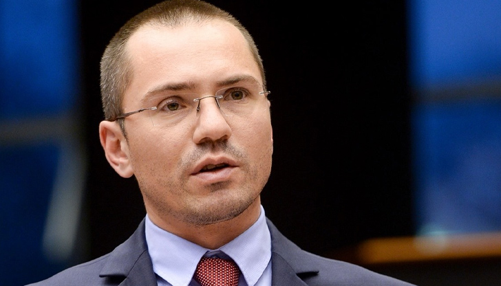 Трябва да е ясно, че омразата продължава да се нагнетява