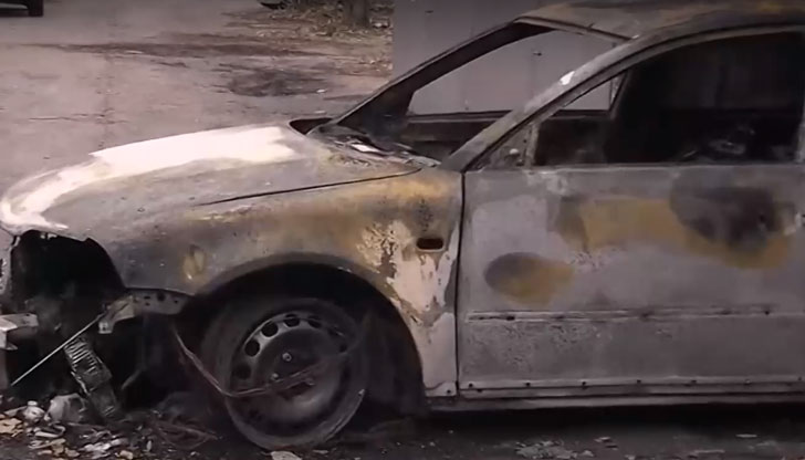 Умишлено ли са подпалени автомобилите или е опит за кражба