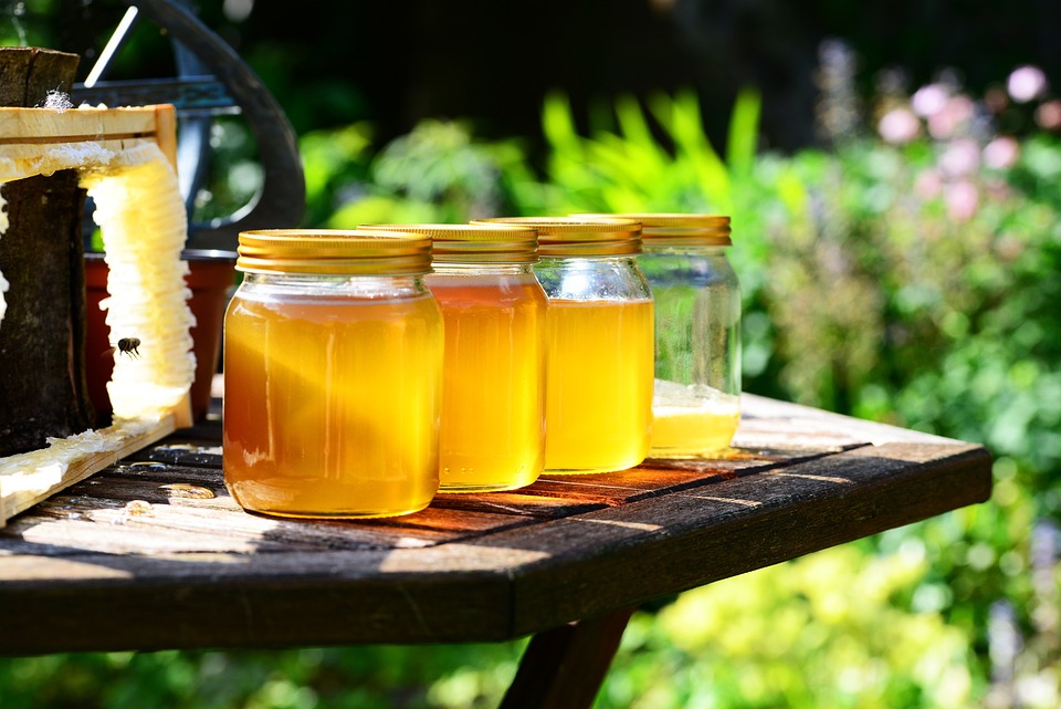 В момента килограм мед се продава масово за по 15