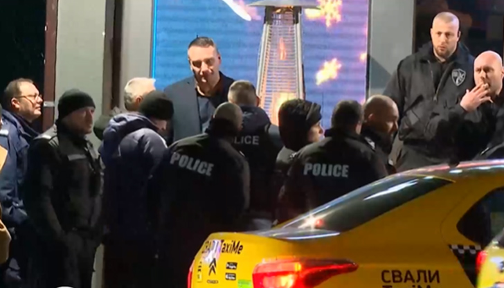 Четири екипа на полицията извършваха проверкиСпецакция в София. Четири екипа