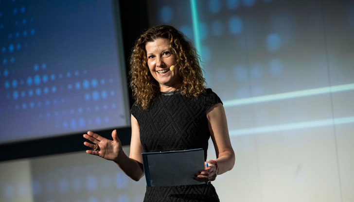 Смешен е плачът на ГЕРБ за техния отстранен актьорМиролюба Бенатова