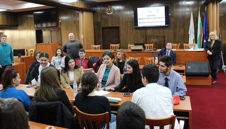 Учениците се включиха и в интерактивната игра Из коридорите на