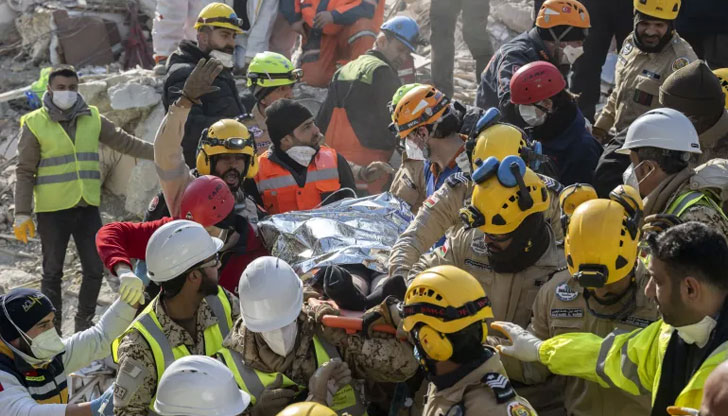 Те са прекарали под руините цели 198 часаДвама души са