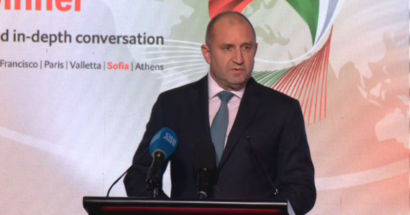 Втори екип с кучета търсачи и планински спасители се подготвя