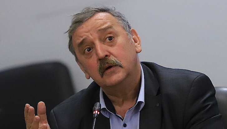 За нарушен имунитет вирусологът препоръча разнообразно хранене, движение и прием