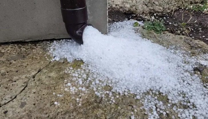 Ледените парченца са били с размерите на черешаГрадушка падна над