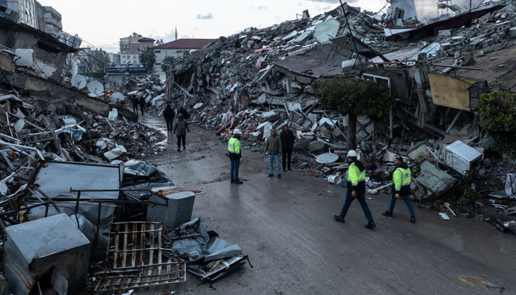 Броят на жертвите в Турция и Сирия надхвърли 17 500Броят