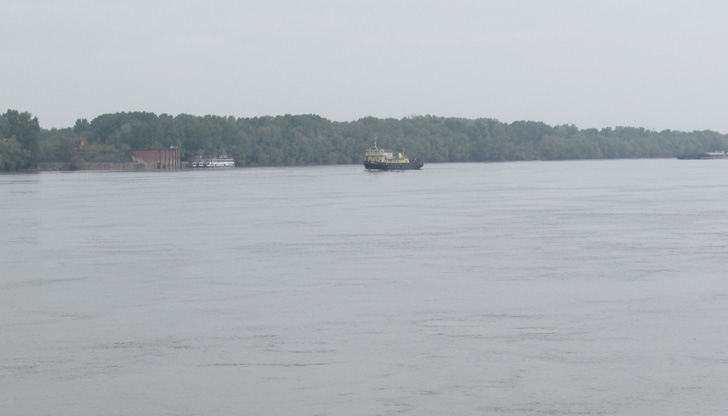 Предвиденият капацитет на кораба е 28 пасажери и екипаж от