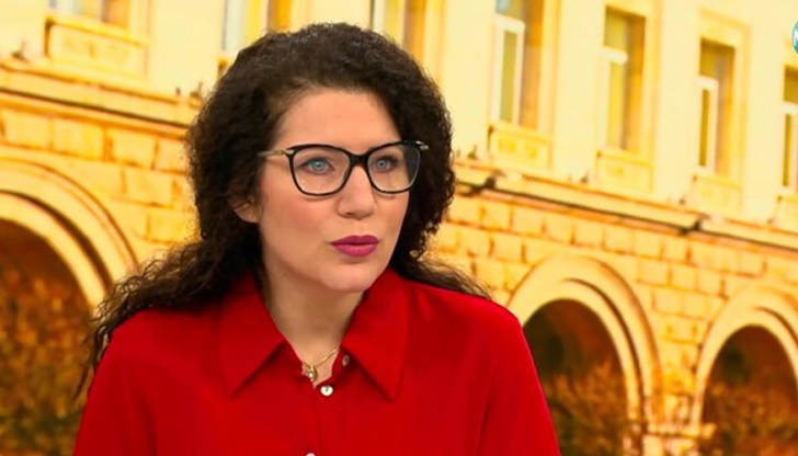 Константинова потвърди, че разговорите в новата коалиция на ПП и