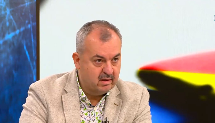 Журналистът коментира, че българските политици имат историческа отговорност не само