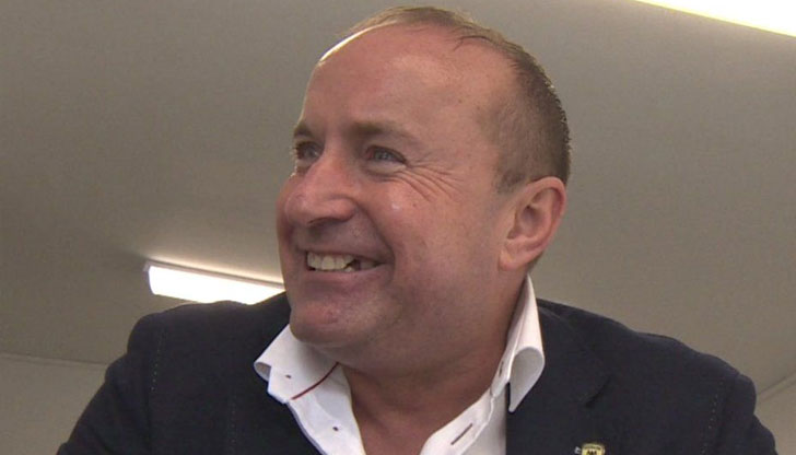 Дейв Фишуик призовава хората да правят обществено значими неща и