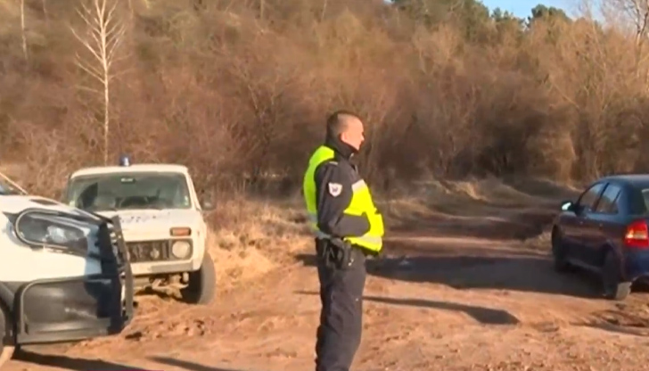 Телата на 18 бежанци бяха намерени в камион край СофияДвама