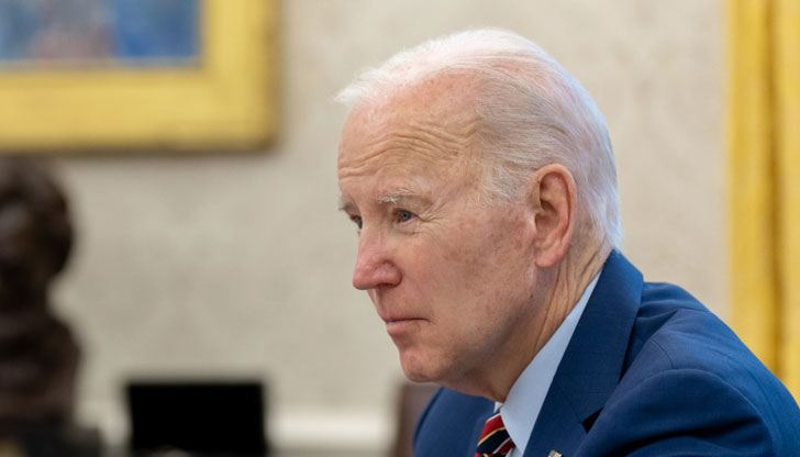 Адвокатът на държавния глава съобщи, че претърсването е планираноФБР извършва