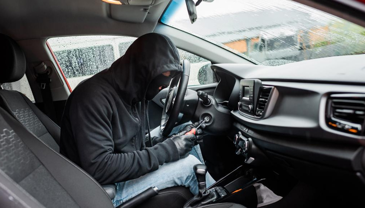 Срещу 29-годишния крадец е образувана преписка за престъплениеПолицаи от Второ