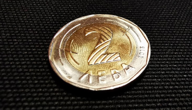 Случката е от днесМомиче плати двата хляба на възрастна жена