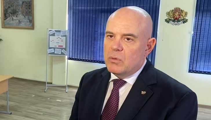 Тъжно е, че опитите на тези, които трябва да управляват