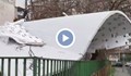 Изолация на блок падна върху детска градина в Пловдив