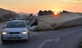 Обърнат ТИР блокира пътя Русе – Разград