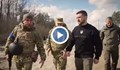 Володимир Зеленски посети два украински града, отвоювани от Русия