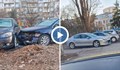 Шофьорка помете паркирани коли в София