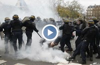 Сблъсъци с полицията и сълзотворен газ срещу протестиращите във Франция