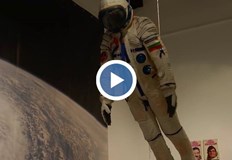 Историческият скафандър е изложен в музей във ВарнаВъв Варна показват