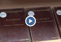Университетската библиотека разполага с библиотечен фонд от над 440 000