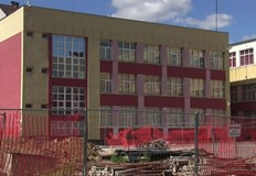 Изграждането на спортна зала и басейн е посочено като нов